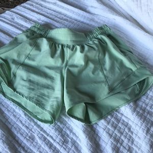 Lululemon hotty hot short